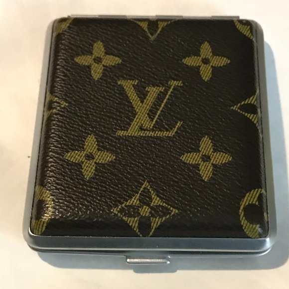 Louis Vuitton Rare Vintage Cigarette Case/ Perfect Hand Size Accessory - Unisex - Picture 2 of 15